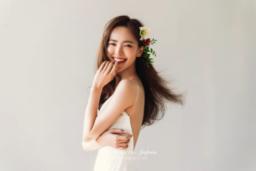 【韓国ドレス】大人の花嫁さまには…♥ 韓国のオープンバックドレスがお似合い