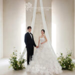 韓国フォトウェディング　チャペル　ウェディングドレス