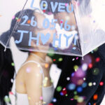 傘を使ったウェディングフォト