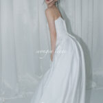 新婦　ソロ写真　ウェディングドレス